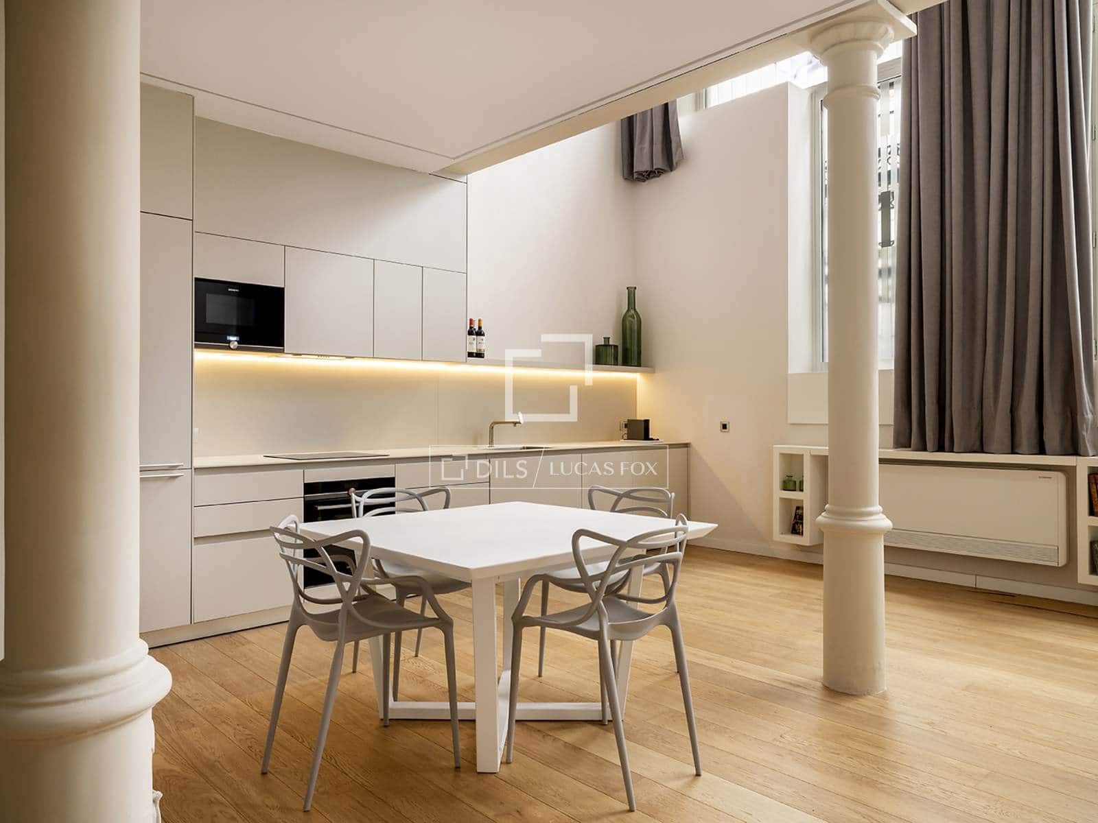 Apartment for rent in Barcelona city with pool - € 6,500 (Ref: 9832853)