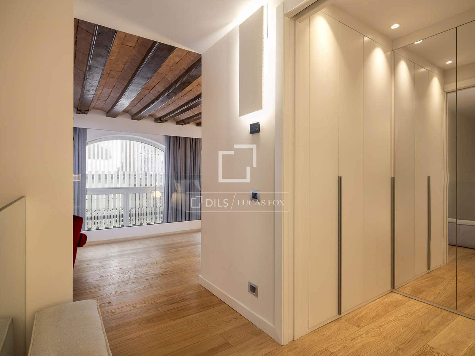 Apartment for rent in Barcelona city with pool - € 6,500 (Ref: 9832853)