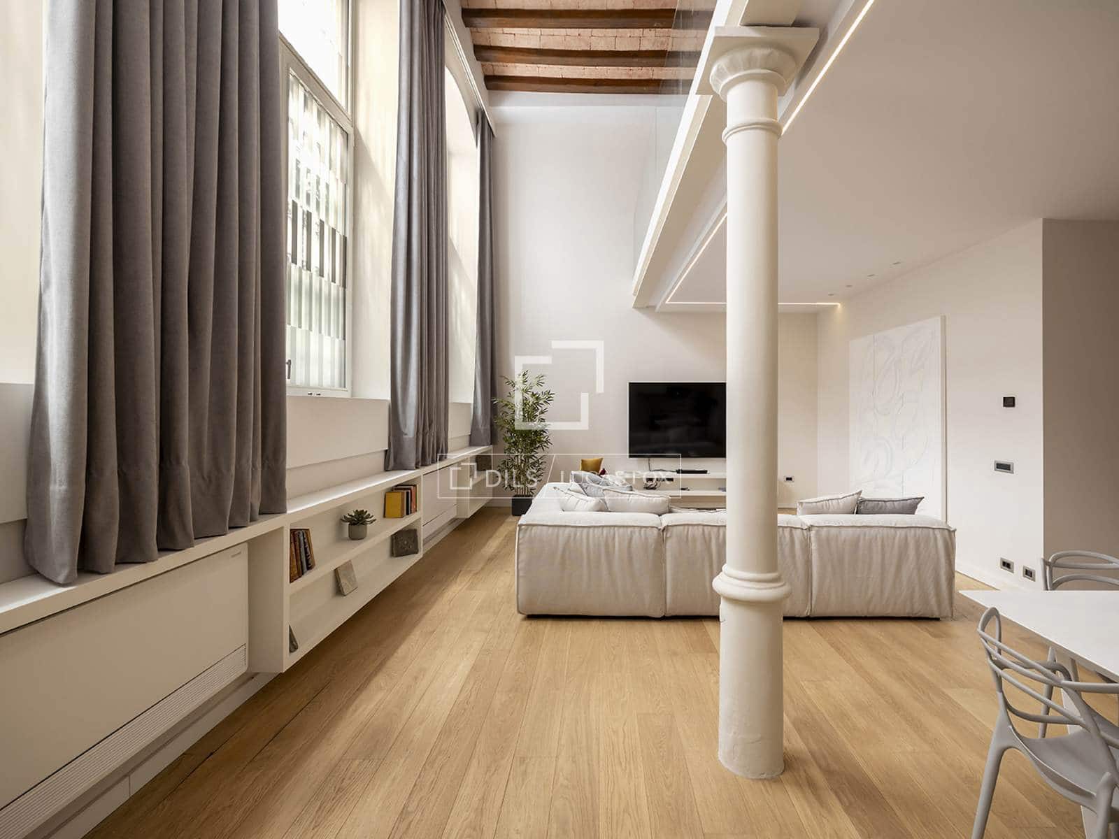 Apartment for rent in Barcelona city with pool - € 6,500 (Ref: 9832853)