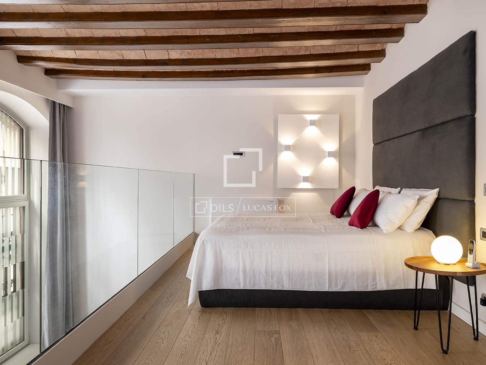 Apartment for rent in Barcelona city with pool - € 6,500 (Ref: 9832853)