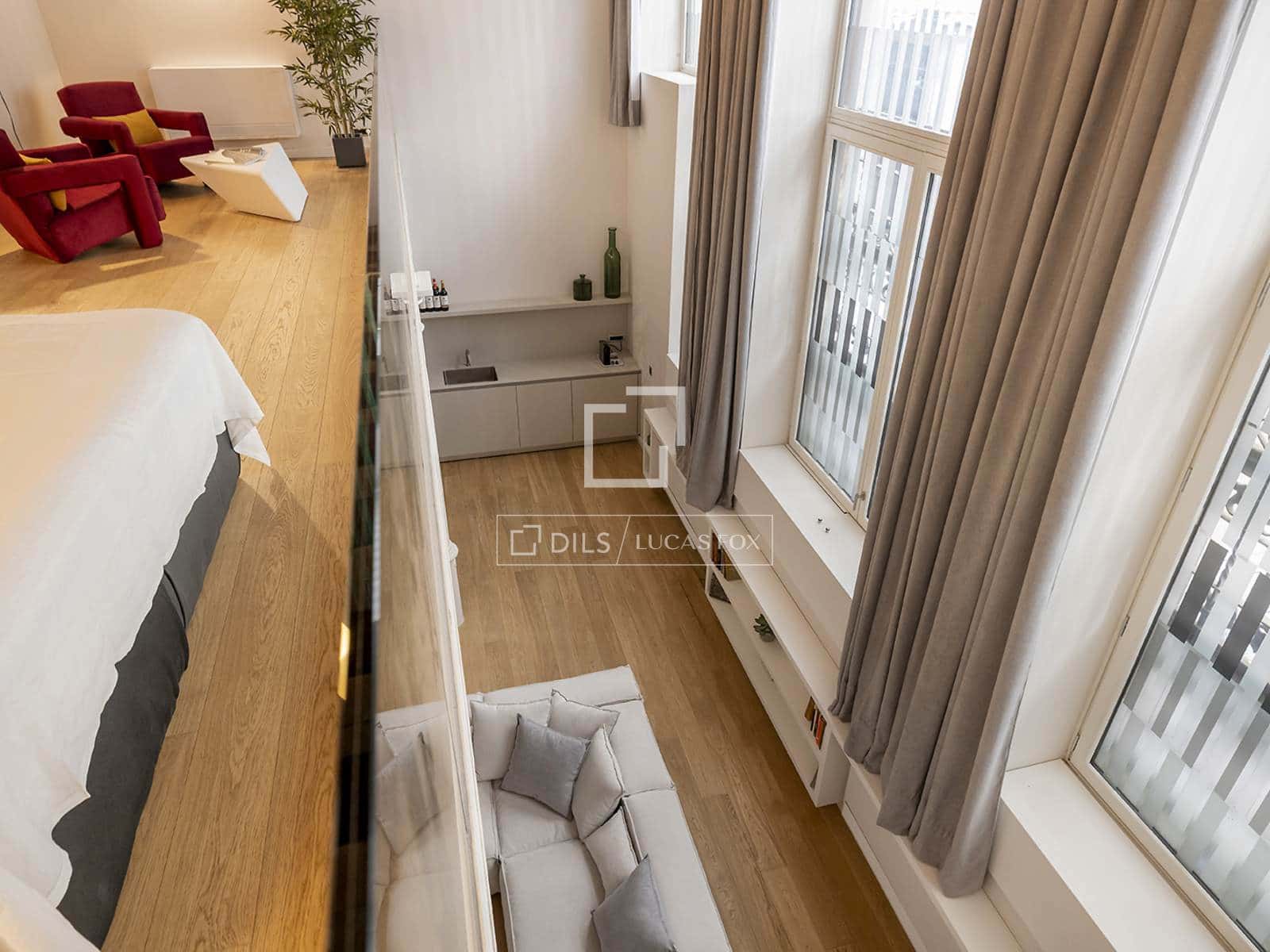 Apartment for rent in Barcelona city with pool - € 6,500 (Ref: 9832853)