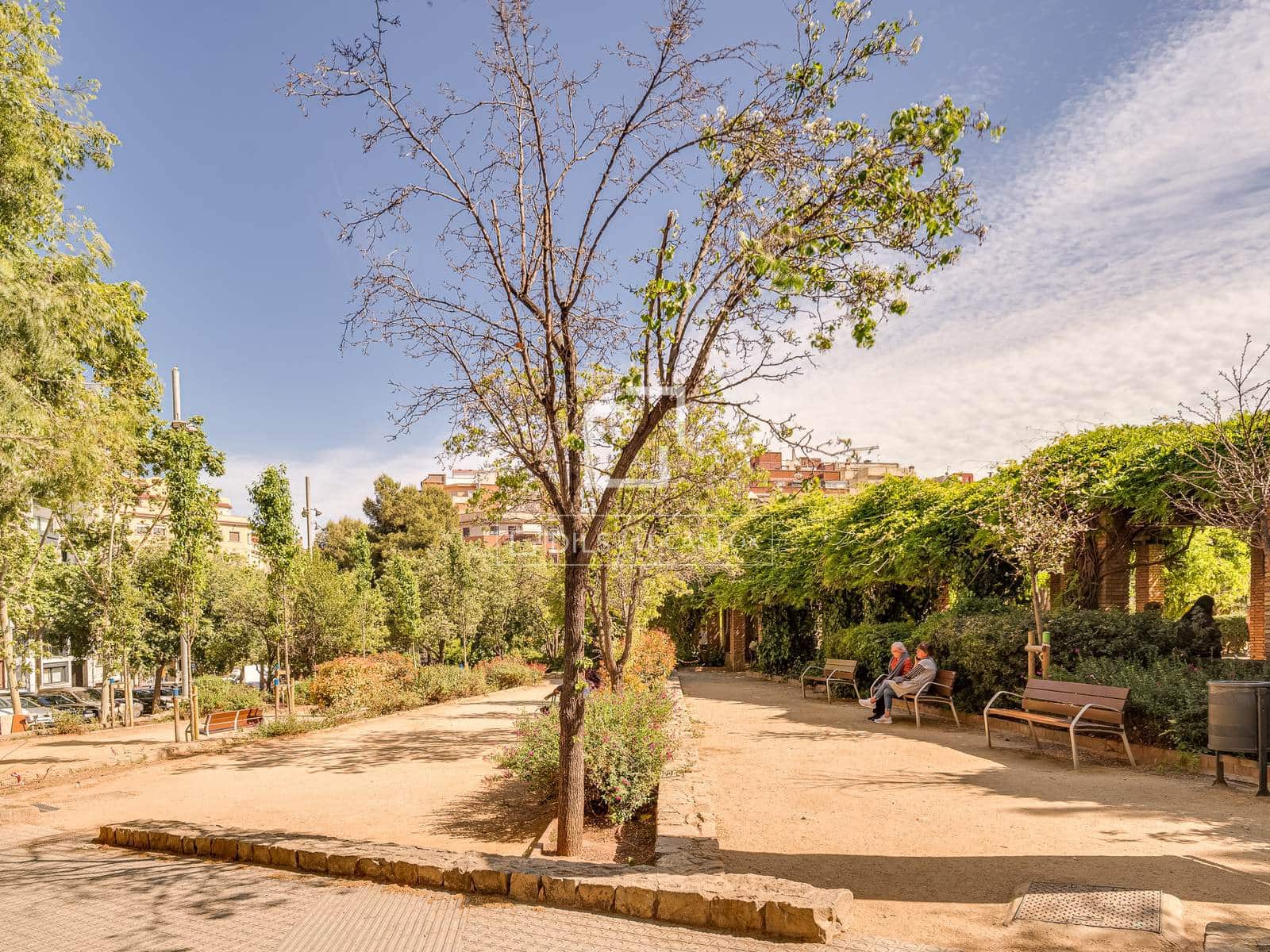 2 sypialnia Apartament na sprzedaż w Miasto Barcelona - 370 000 € (Ref: 9833010)