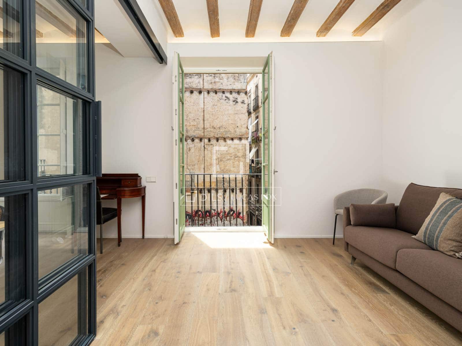 2 slaapkamer Appartement te huur in Barcelona stad met zwembad - € 3.900 (Ref: 9834215)