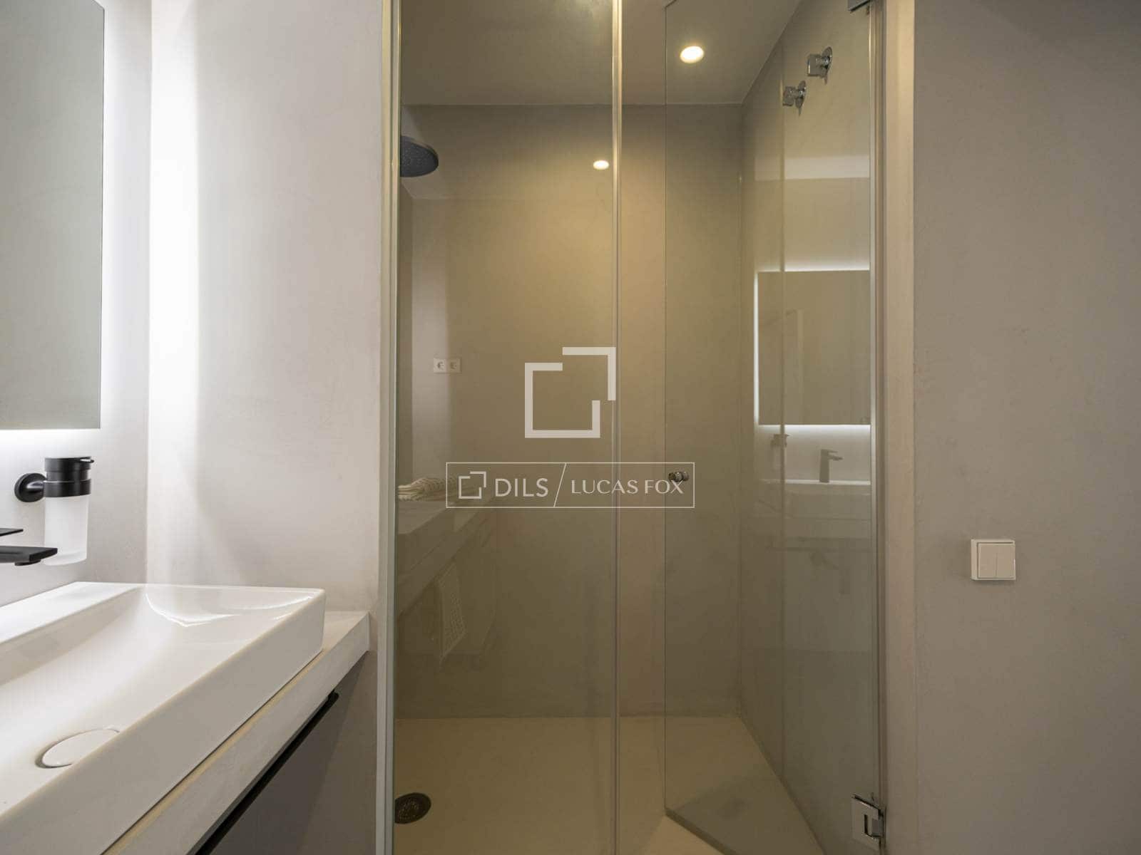 2 slaapkamer Appartement te huur in Barcelona stad met zwembad - € 3.900 (Ref: 9834215)