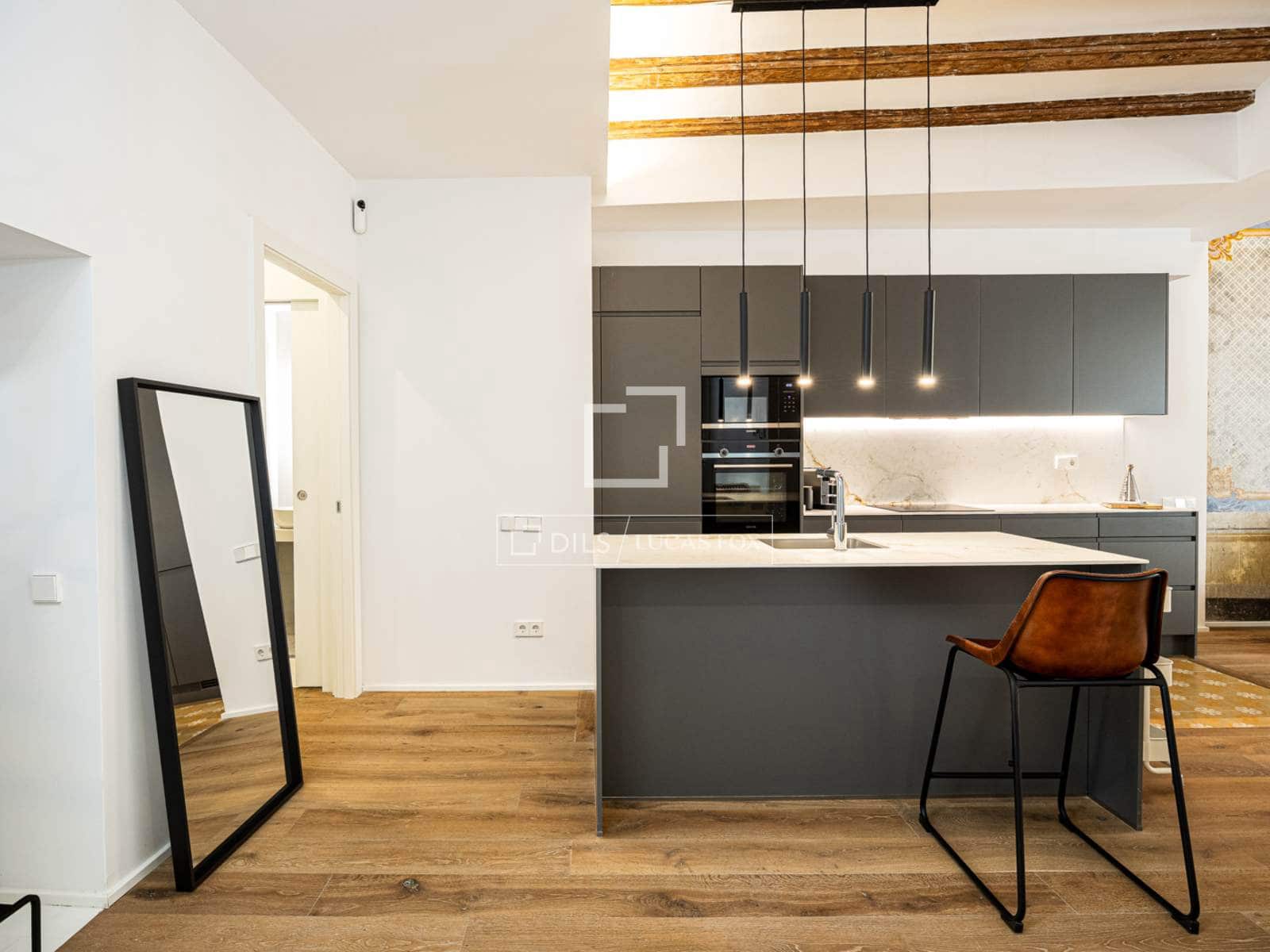 2 slaapkamer Appartement te huur in Barcelona stad met zwembad - € 3.900 (Ref: 9834215)