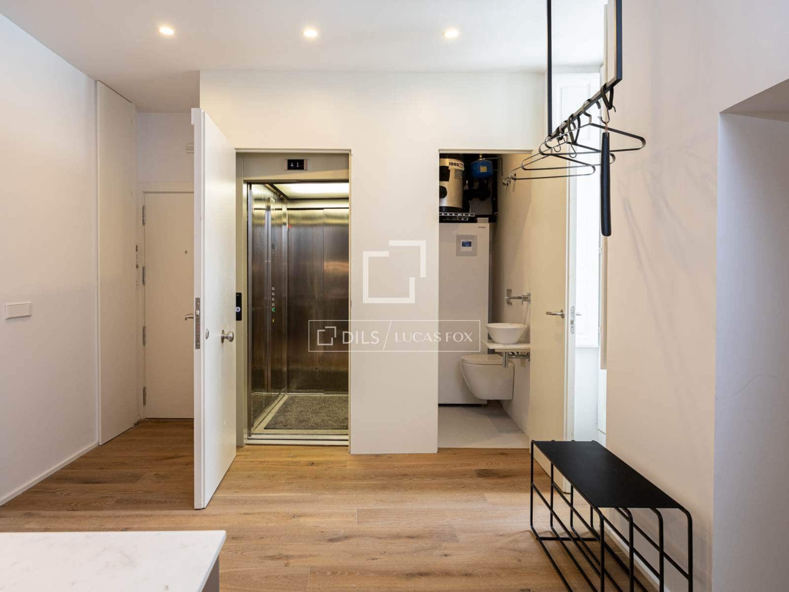 2 slaapkamer Appartement te huur in Barcelona stad met zwembad - € 3.900 (Ref: 9834215)