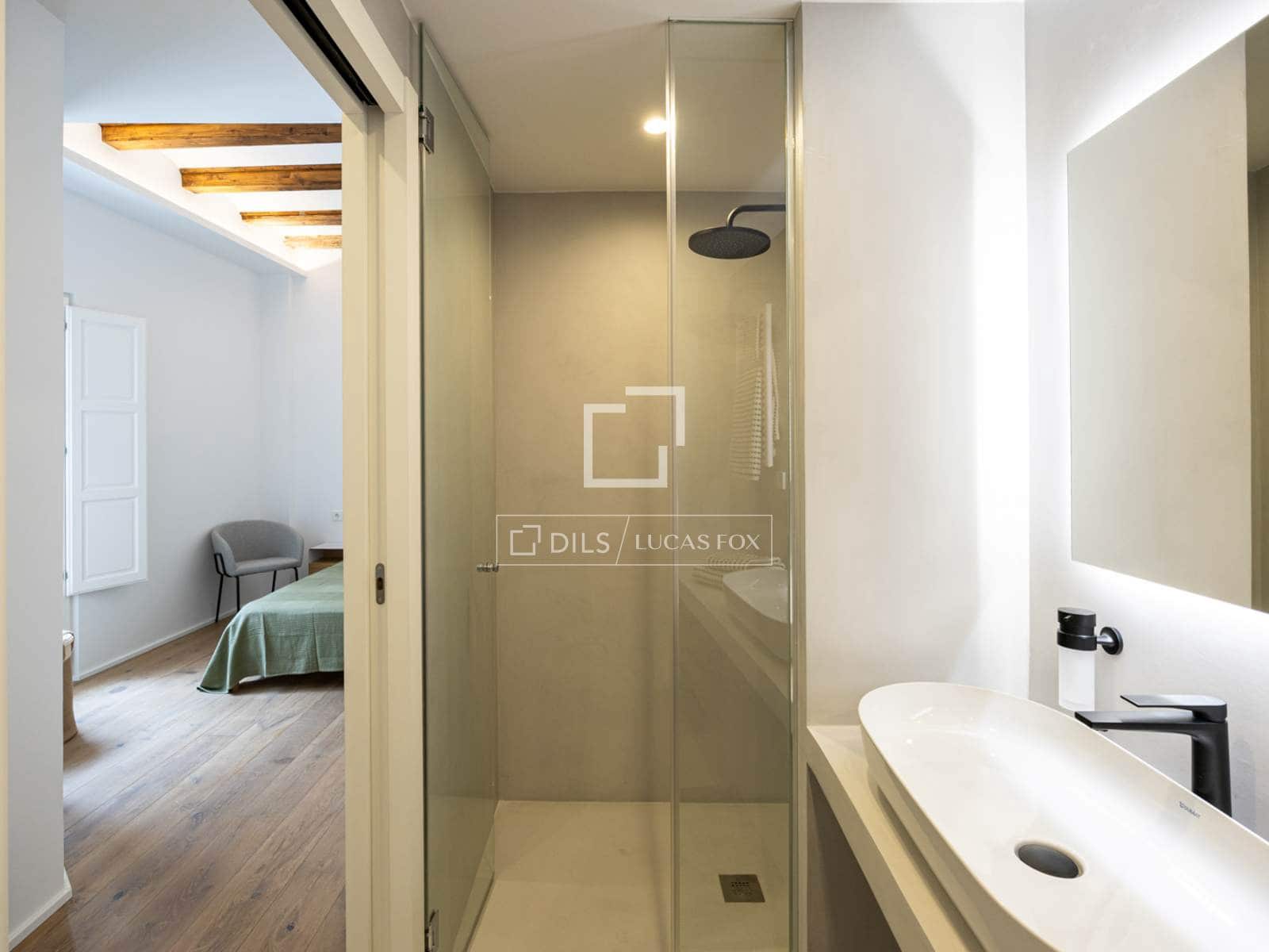 2 slaapkamer Appartement te huur in Barcelona stad met zwembad - € 3.900 (Ref: 9834215)