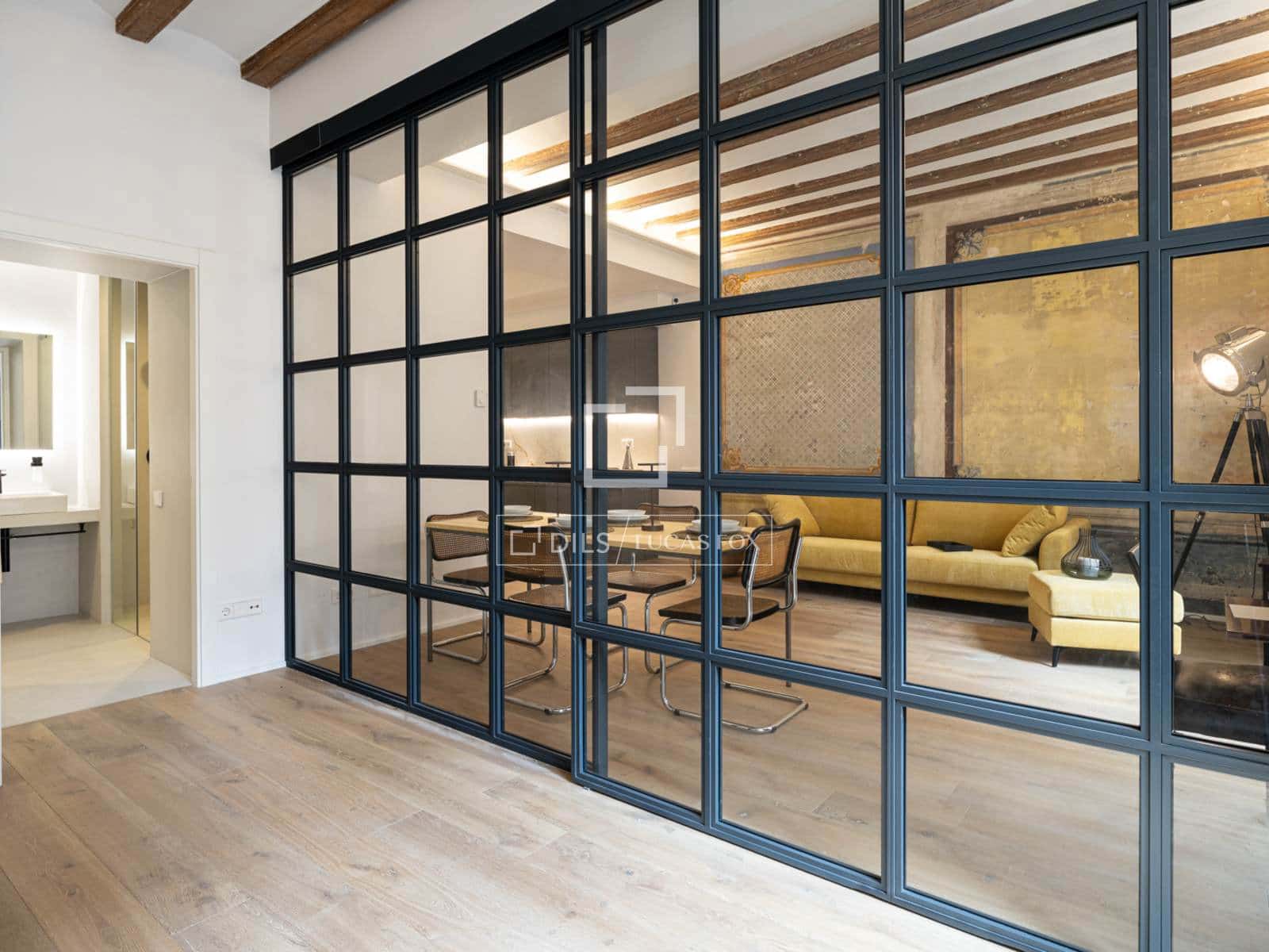2 slaapkamer Appartement te huur in Barcelona stad met zwembad - € 3.900 (Ref: 9834215)