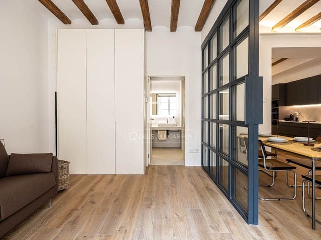 2 slaapkamer Appartement te huur in Barcelona stad met zwembad - € 3.900 (Ref: 9834215)