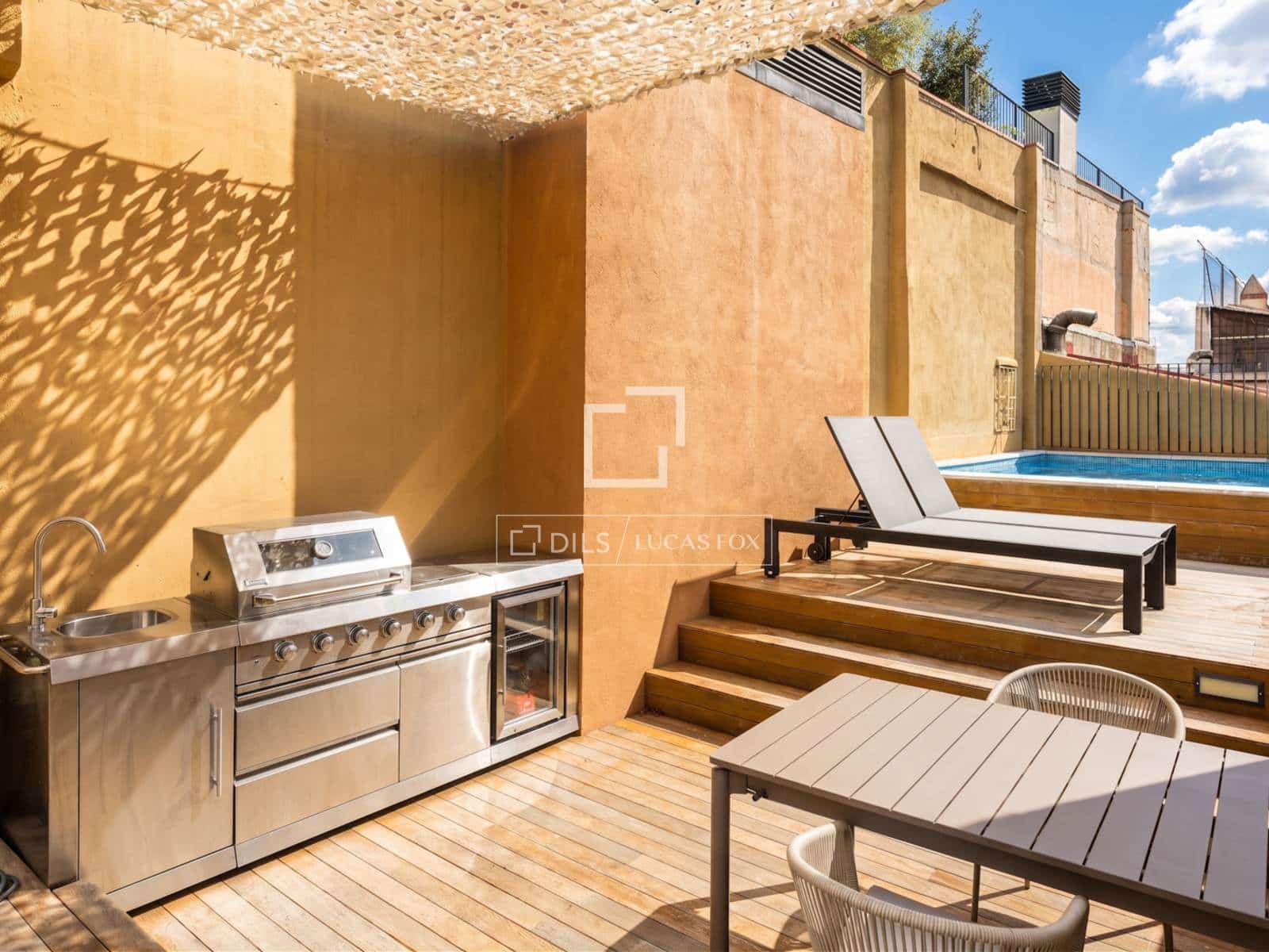 2 slaapkamer Appartement te huur in Barcelona stad met zwembad - € 3.900 (Ref: 9834215)