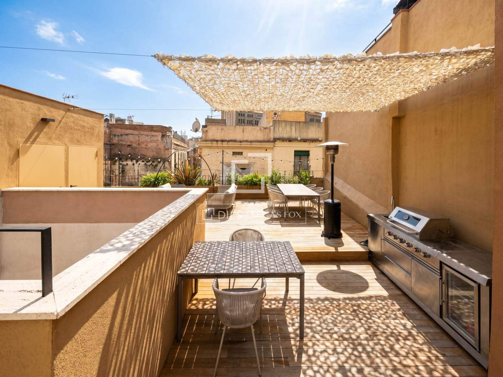2 slaapkamer Appartement te huur in Barcelona stad met zwembad - € 3.900 (Ref: 9834215)