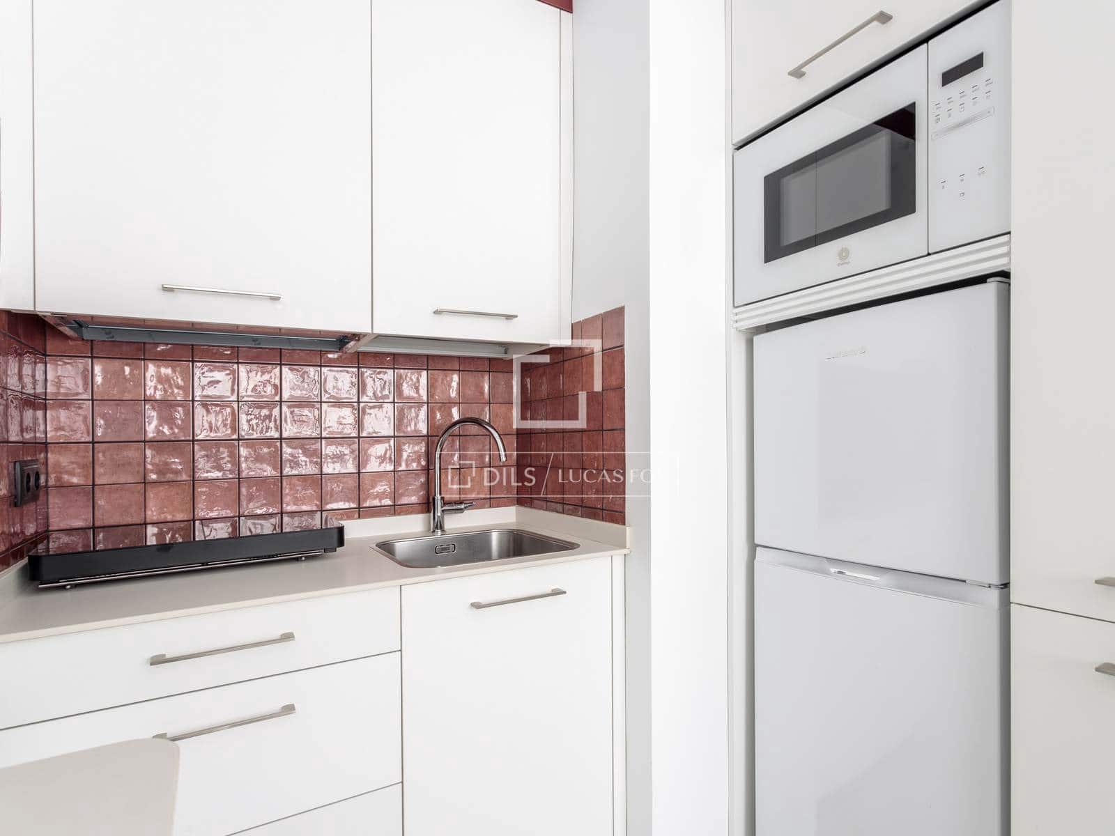 Apartment for rent in Madrid city - € 1,550 (Ref: 9834218)