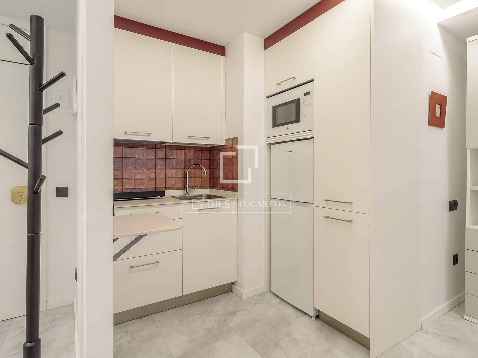 Apartment for rent in Madrid city - € 1,550 (Ref: 9834218)