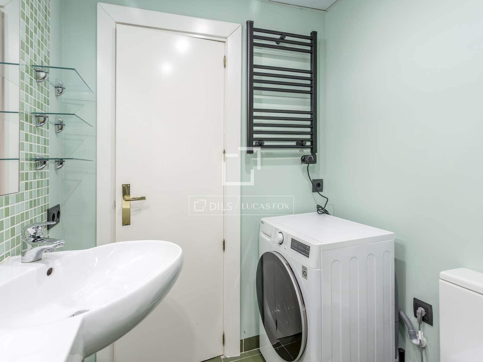 Apartment for rent in Madrid city - € 1,550 (Ref: 9834218)