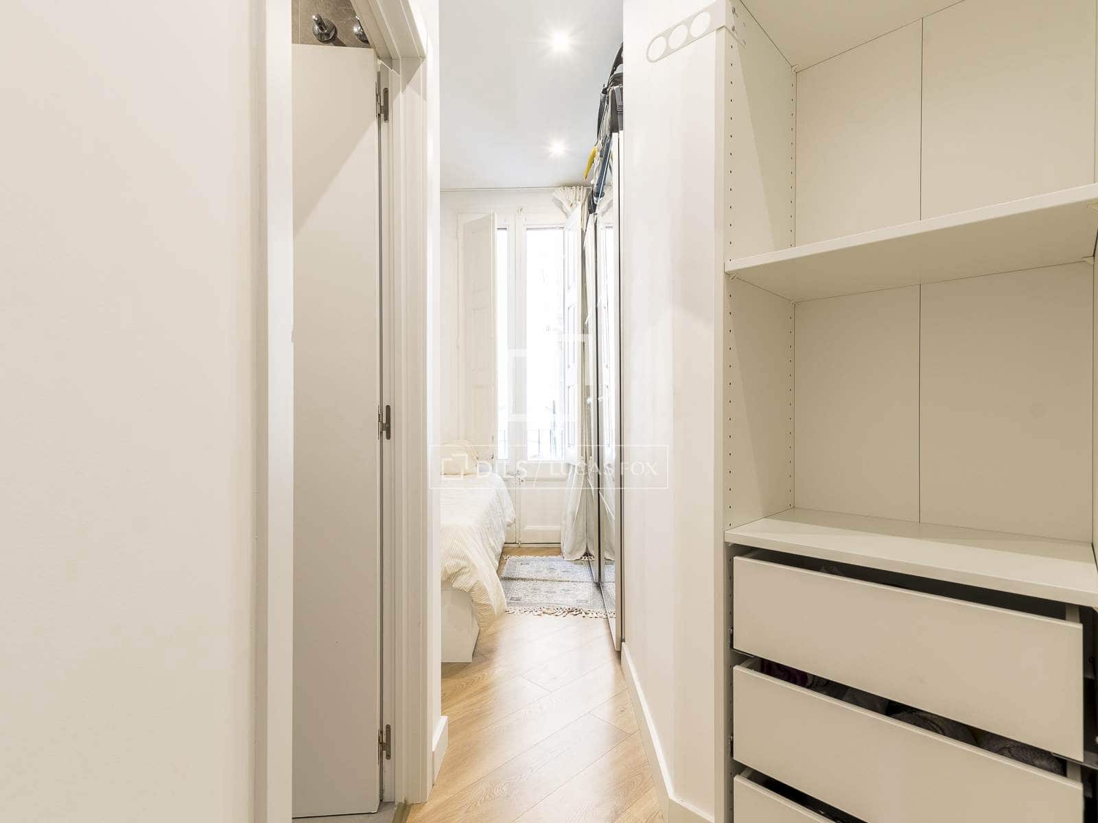 3 bedroom Apartment for sale in Barcelona city - € 725,000 (Ref: 9834537)