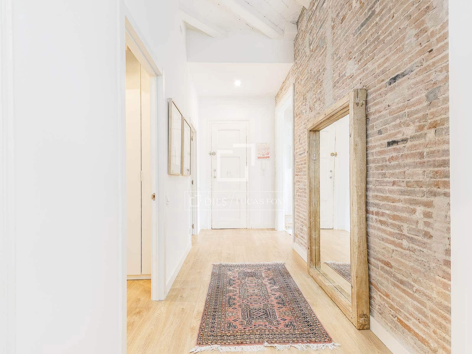 3 bedroom Apartment for sale in Barcelona city - € 725,000 (Ref: 9834537)