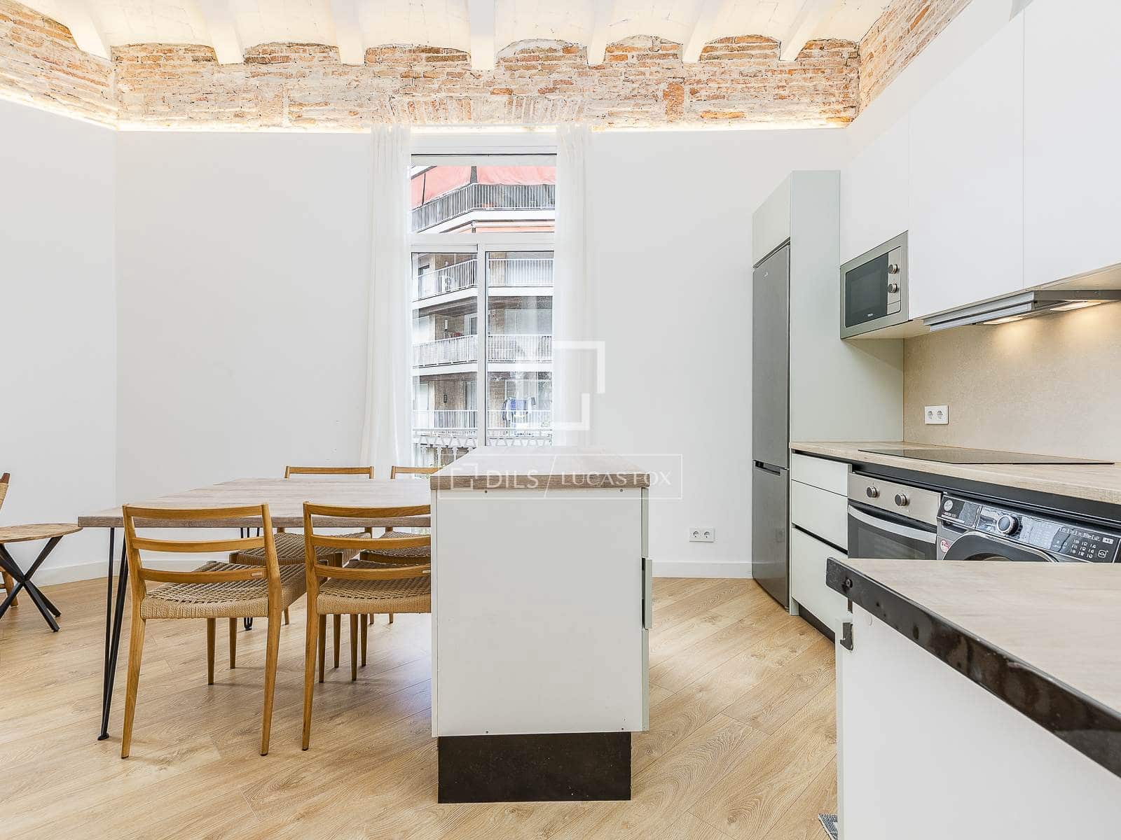 3 bedroom Apartment for sale in Barcelona city - € 725,000 (Ref: 9834537)