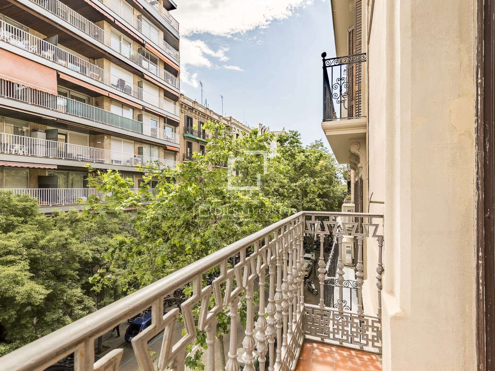 3 bedroom Apartment for sale in Barcelona city - € 725,000 (Ref: 9834537)
