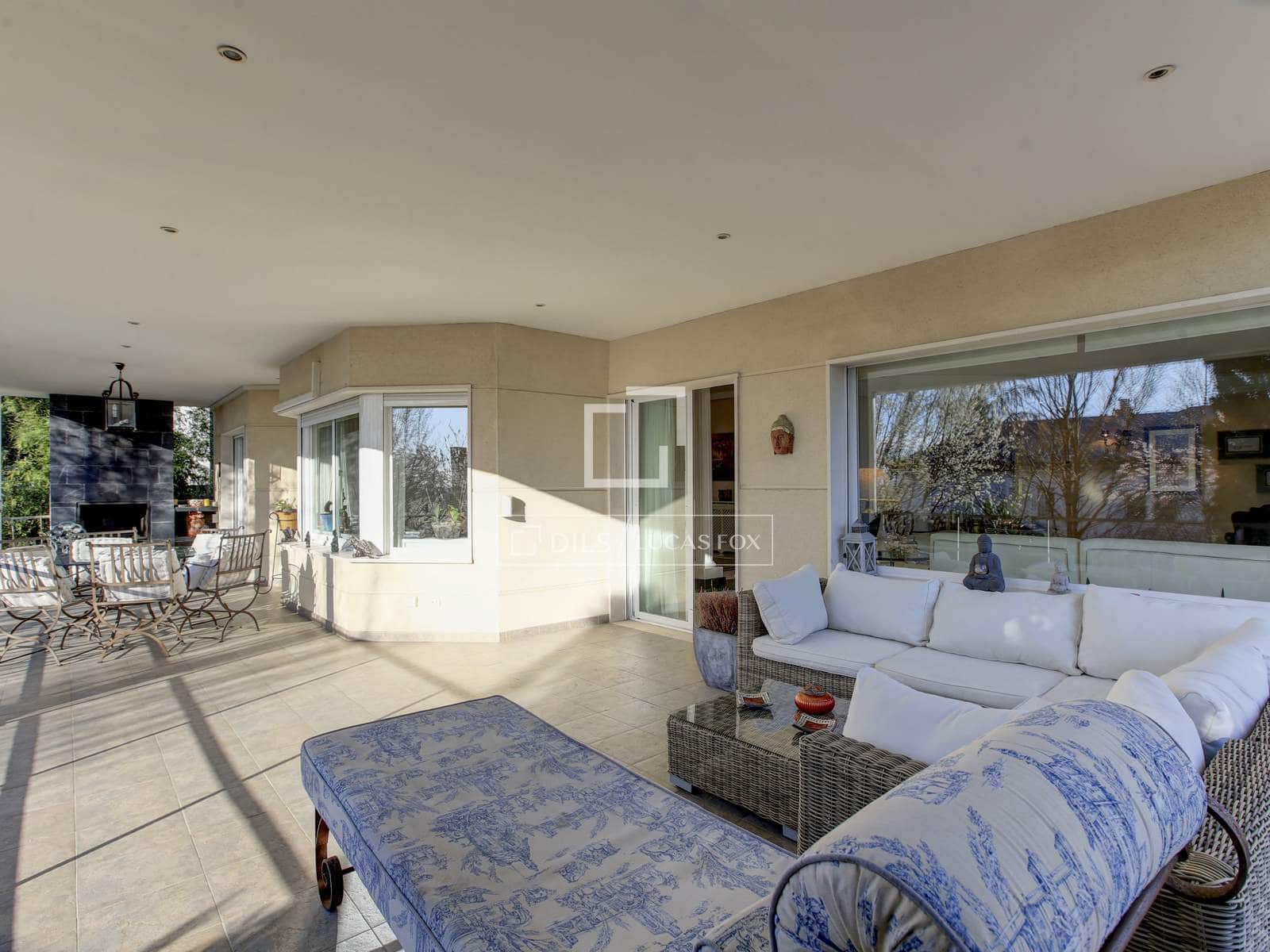 7 bedroom Villa for sale in Madrid city with pool garage - € 2,750,000 (Ref: 9834538)