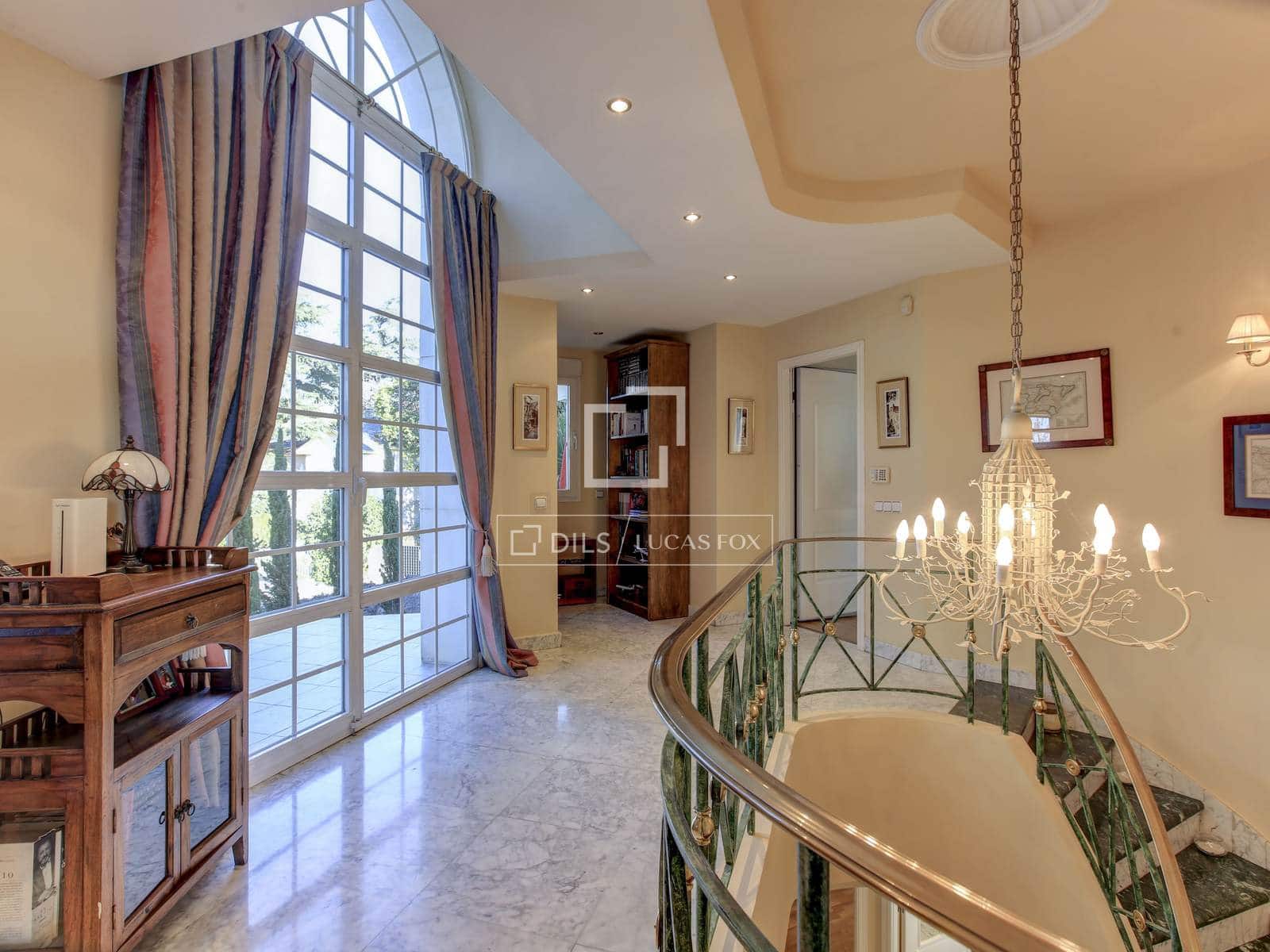 7 bedroom Villa for sale in Madrid city with pool garage - € 2,750,000 (Ref: 9834538)