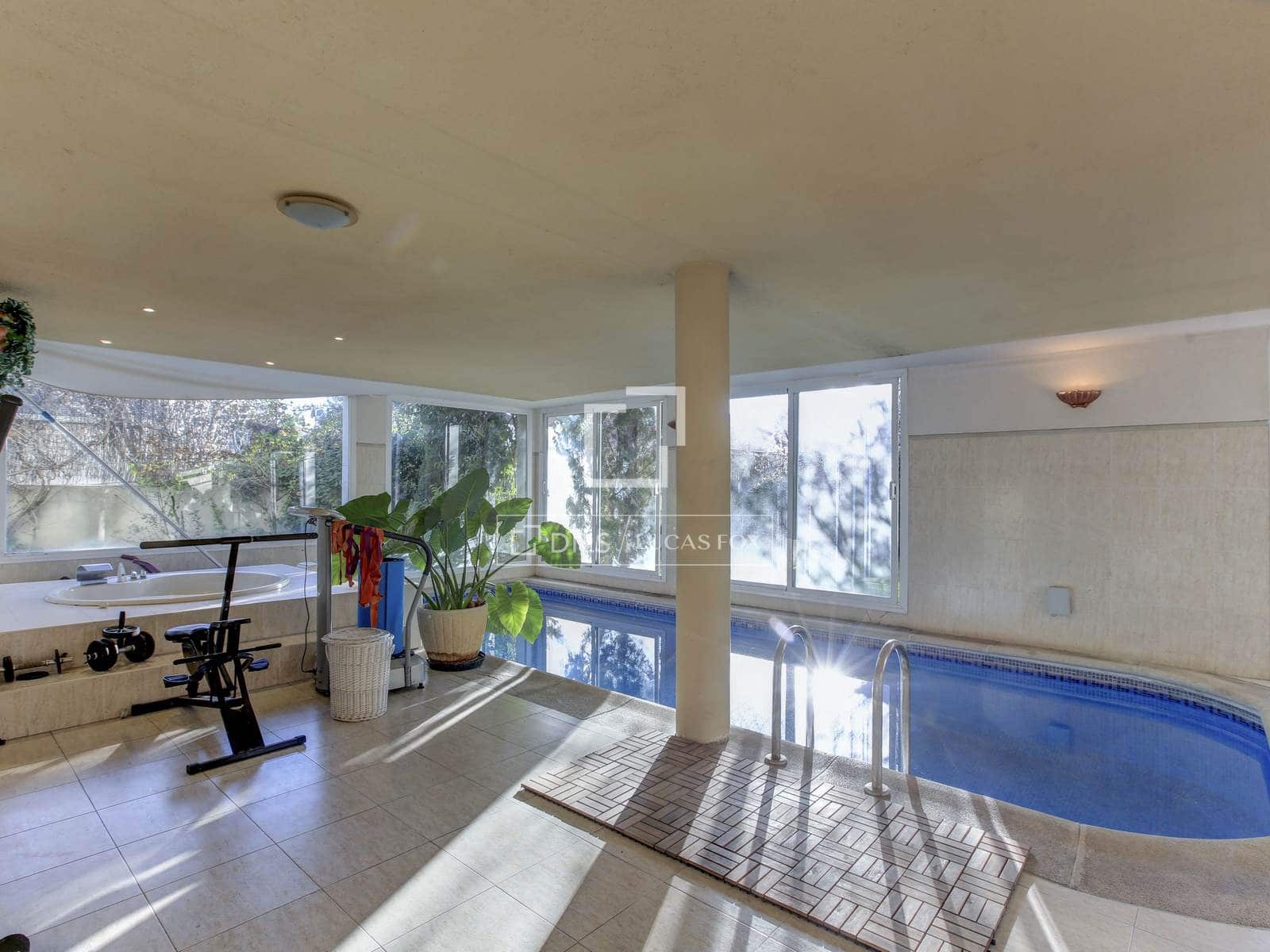 7 bedroom Villa for sale in Madrid city with pool garage - € 2,750,000 (Ref: 9834538)