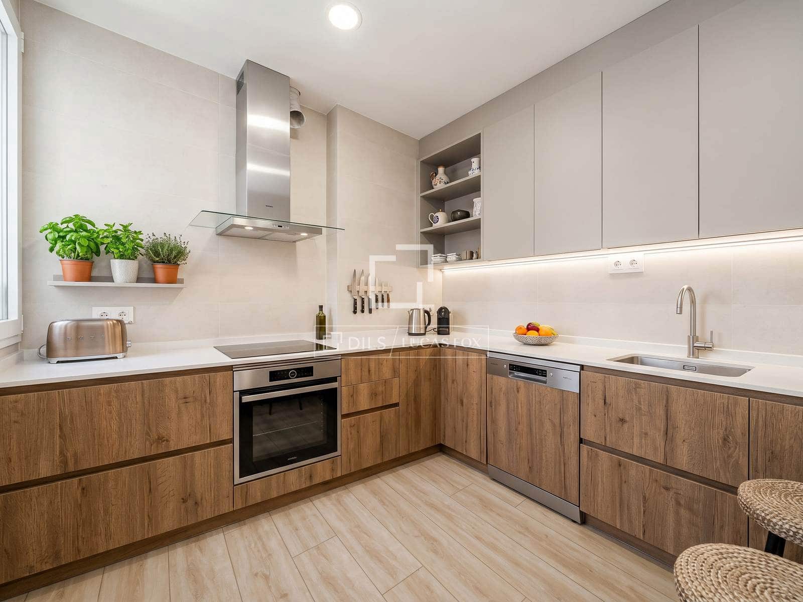 4 bedroom Penthouse for sale in Madrid city - € 1,600,000 (Ref: 9834648)