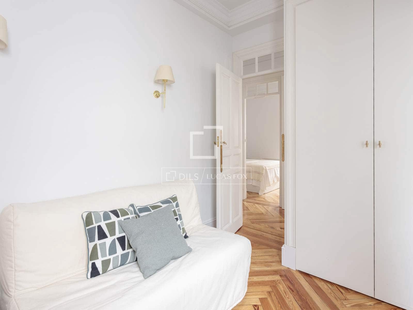 4 soveværelse Penthouse til leje i Madrid by - € 14.500 (Ref: 9834649)