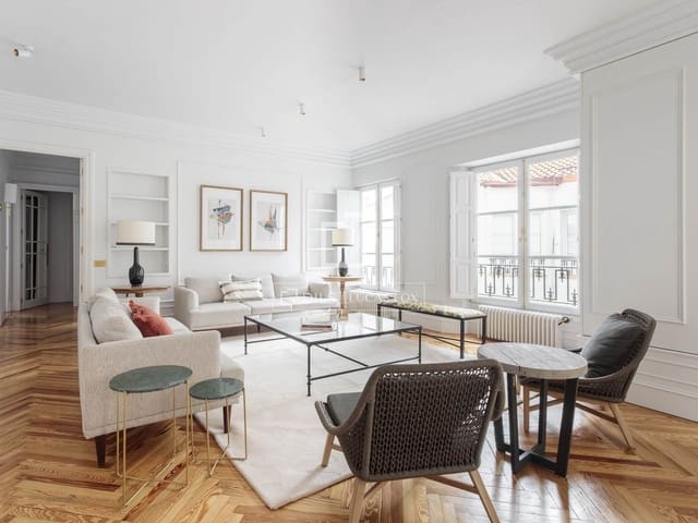 4 soveværelse Penthouse til leje i Madrid by - € 14.500 (Ref: 9834649)