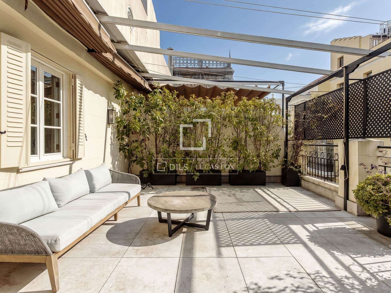4 soveværelse Penthouse til leje i Madrid by - € 14.500 (Ref: 9834649)