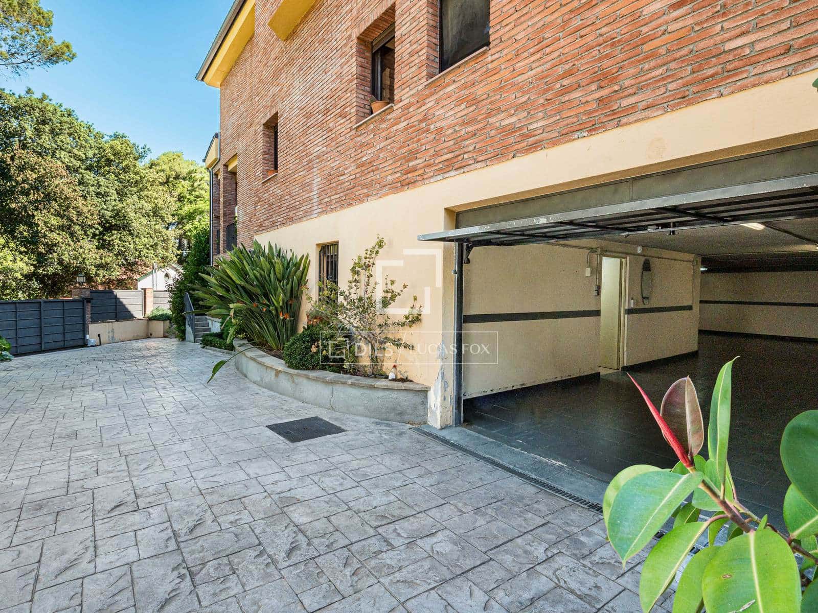 9 bedroom Villa for sale in Valldoreix with pool garage - € 1,890,000 (Ref: 9834650)