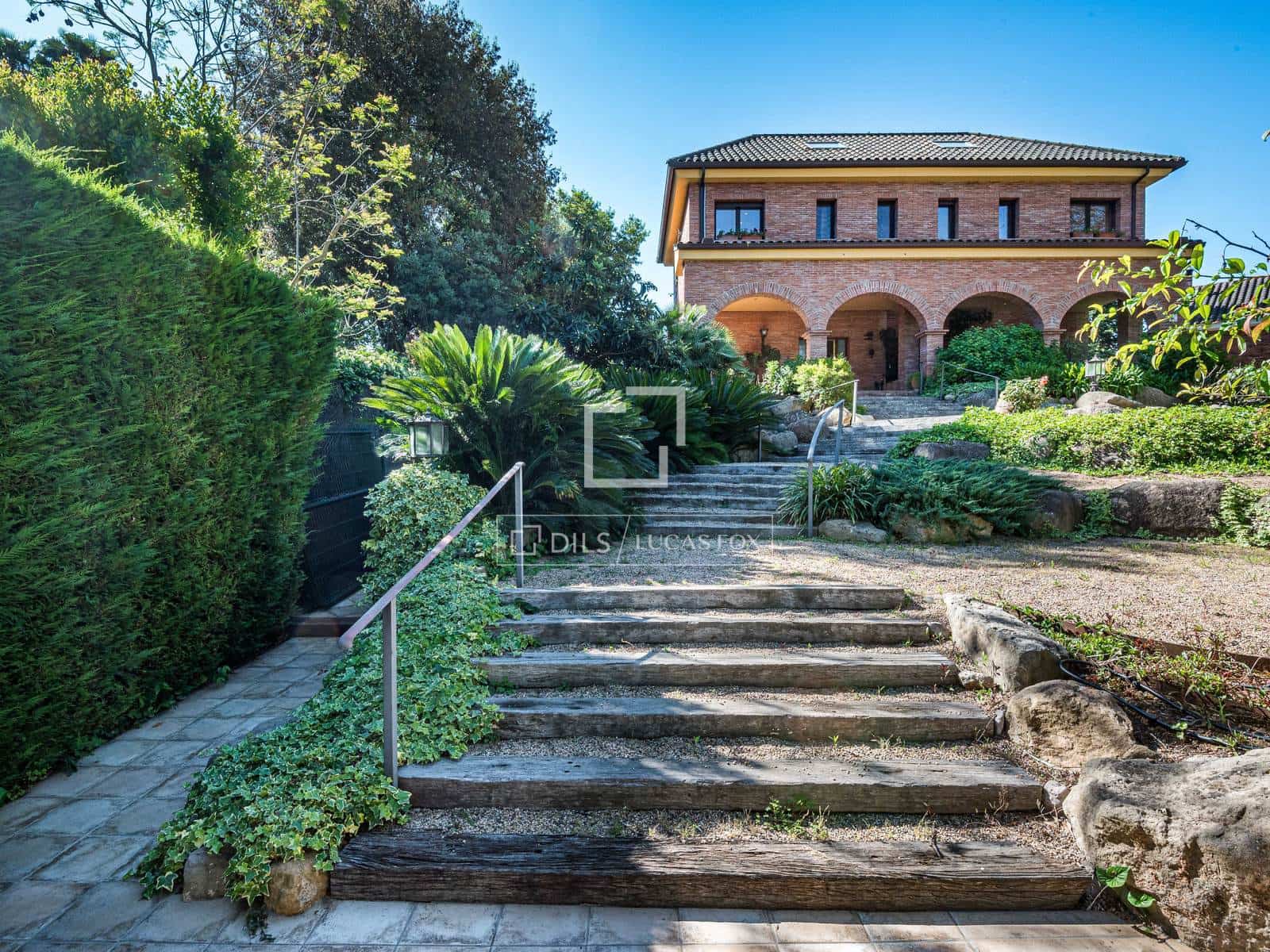 9 bedroom Villa for sale in Valldoreix with pool garage - € 1,890,000 (Ref: 9834650)