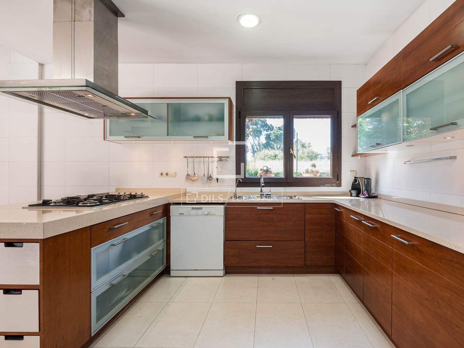 9 bedroom Villa for sale in Valldoreix with pool garage - € 1,890,000 (Ref: 9834650)