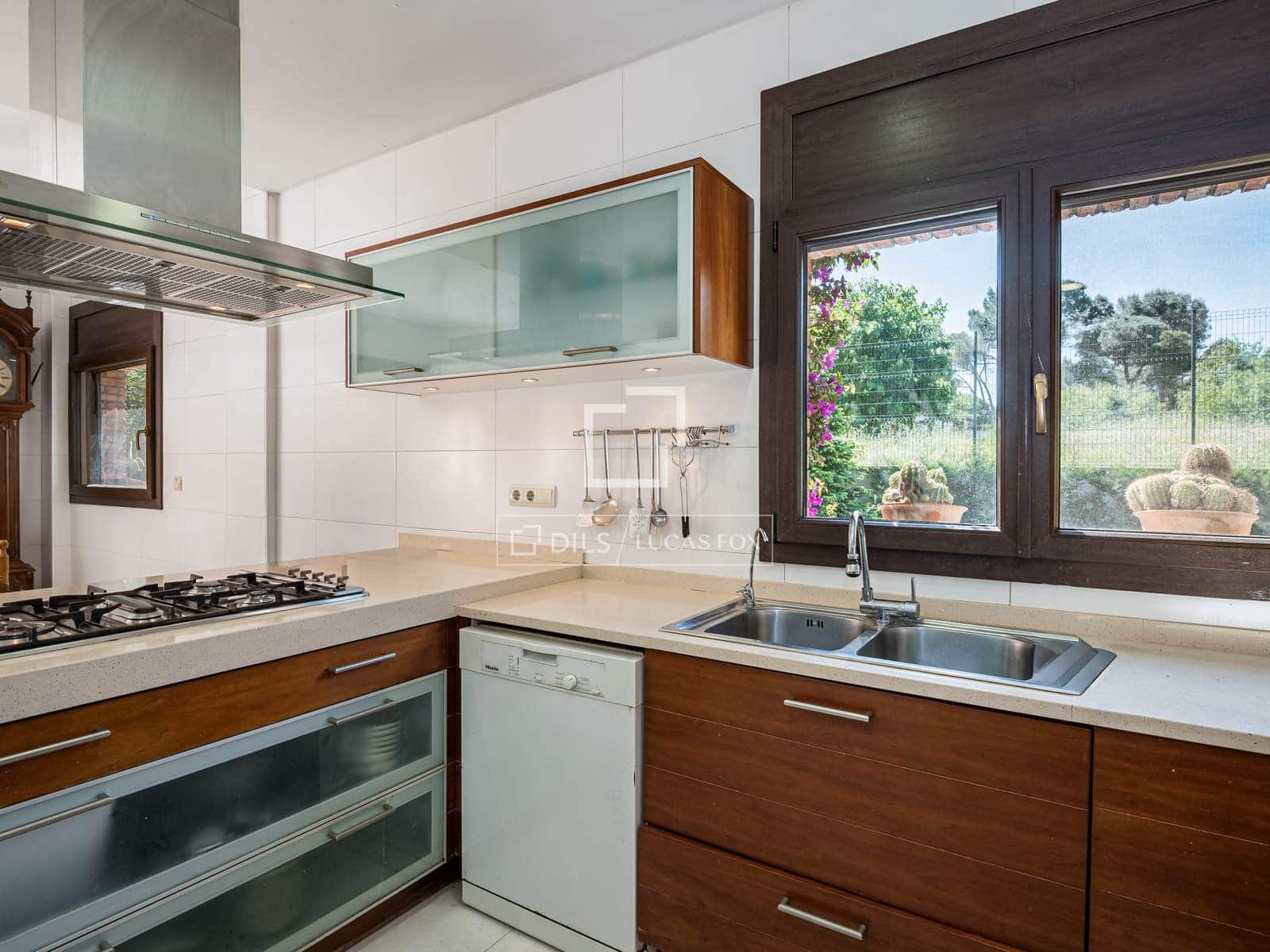 9 bedroom Villa for sale in Valldoreix with pool garage - € 1,890,000 (Ref: 9834650)