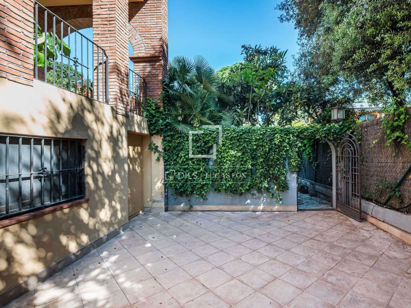 9 bedroom Villa for sale in Valldoreix with pool garage - € 1,890,000 (Ref: 9834650)