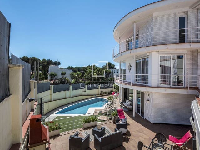 5 bedroom Villa for sale in Castelldefels with pool garage - € 1,170,000 (Ref: 9834894)