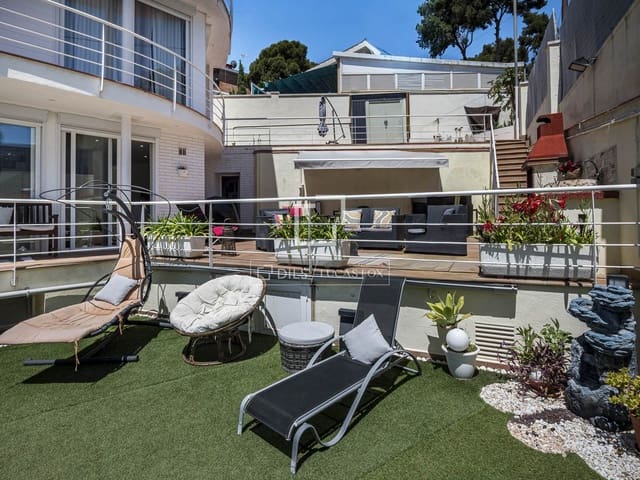 5 bedroom Villa for sale in Castelldefels with pool garage - € 1,170,000 (Ref: 9834894)