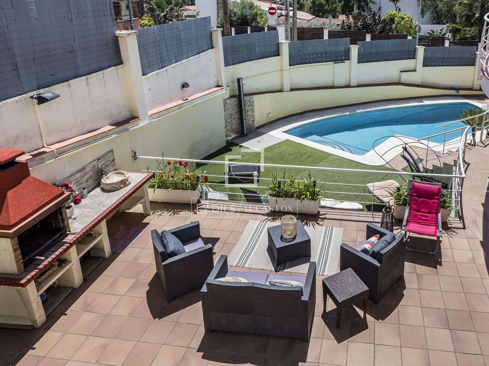 5 bedroom Villa for sale in Castelldefels with pool garage - € 1,170,000 (Ref: 9834894)
