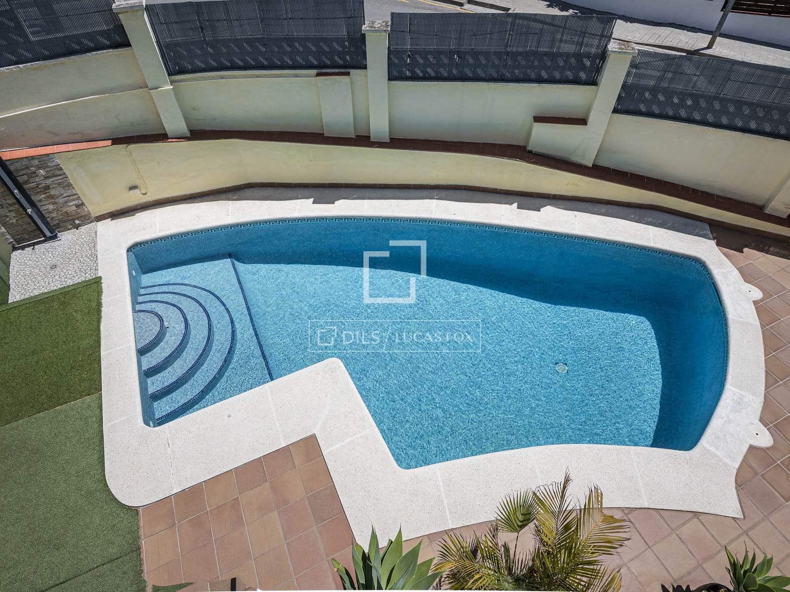 5 bedroom Villa for sale in Castelldefels with pool garage - € 1,170,000 (Ref: 9834894)