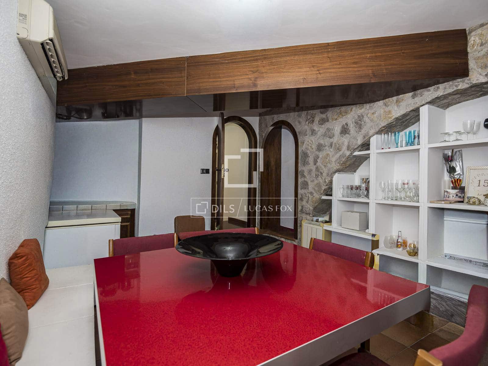 5 bedroom Villa for sale in Castelldefels with pool garage - € 1,170,000 (Ref: 9834894)