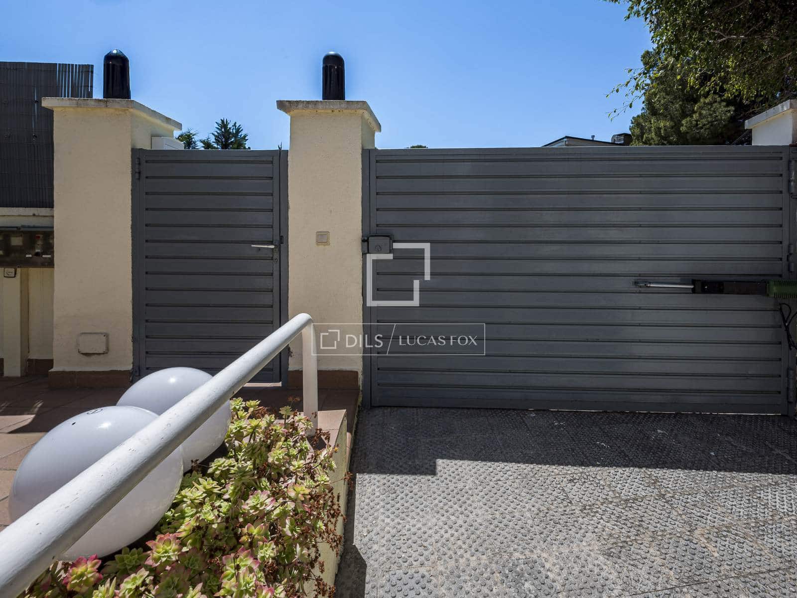 5 bedroom Villa for sale in Castelldefels with pool garage - € 1,170,000 (Ref: 9834894)