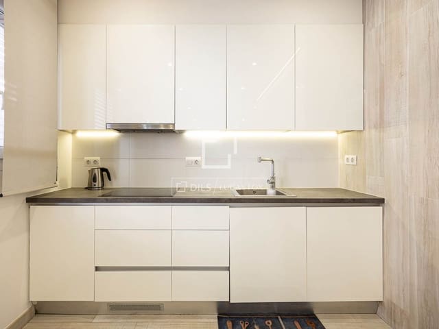 3 soveværelse Lejlighed til salg i Barcelona by - € 899.000 (Ref: 9838373)