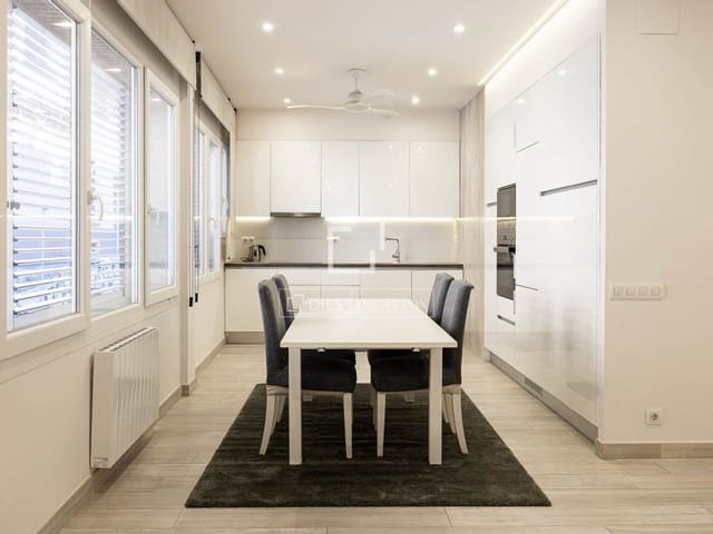 3 soveværelse Lejlighed til salg i Barcelona by - € 899.000 (Ref: 9838373)