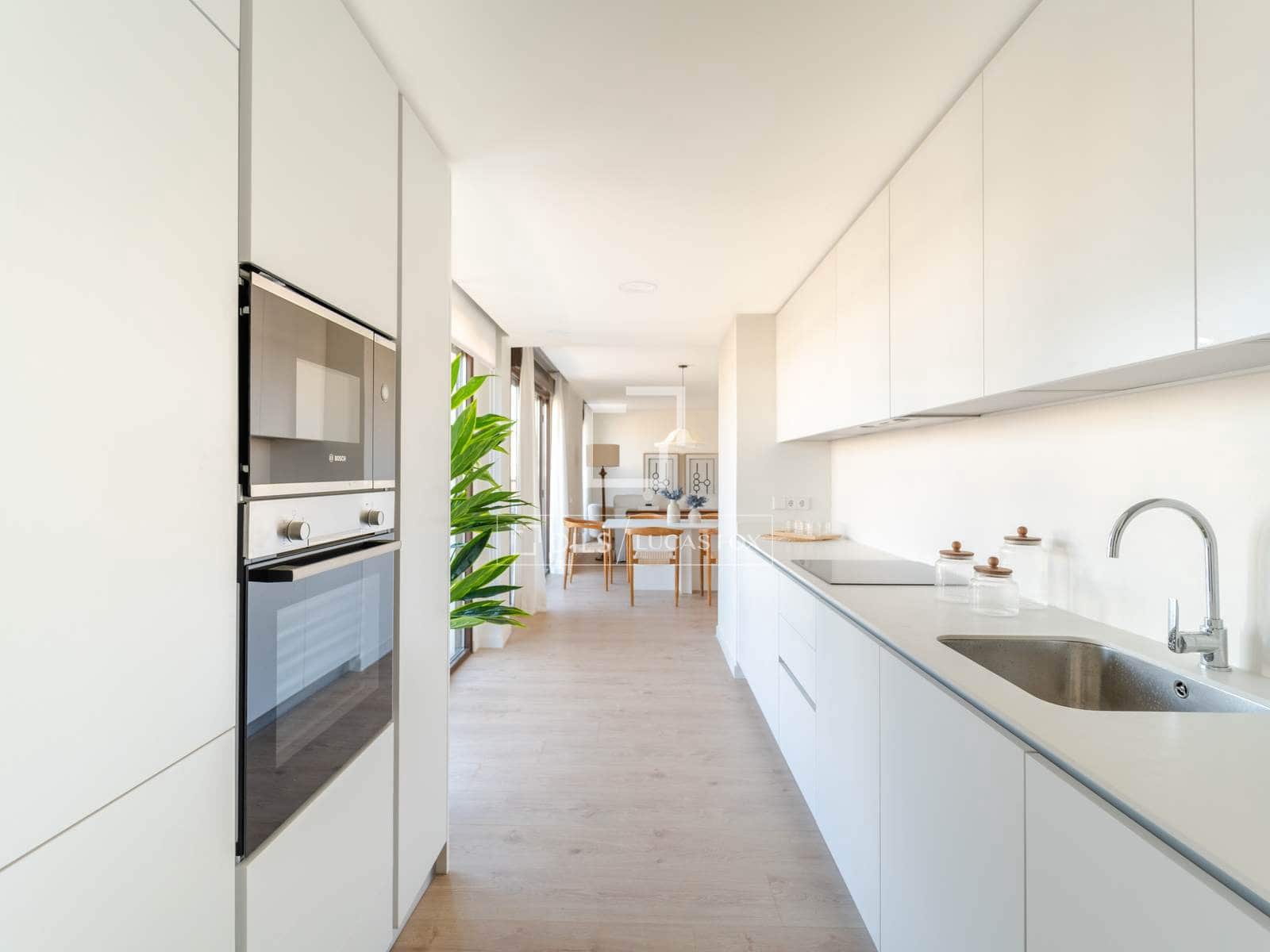 3 bedroom Penthouse for sale in Valencia city with pool garage - € 1,150,000 (Ref: 9838374)