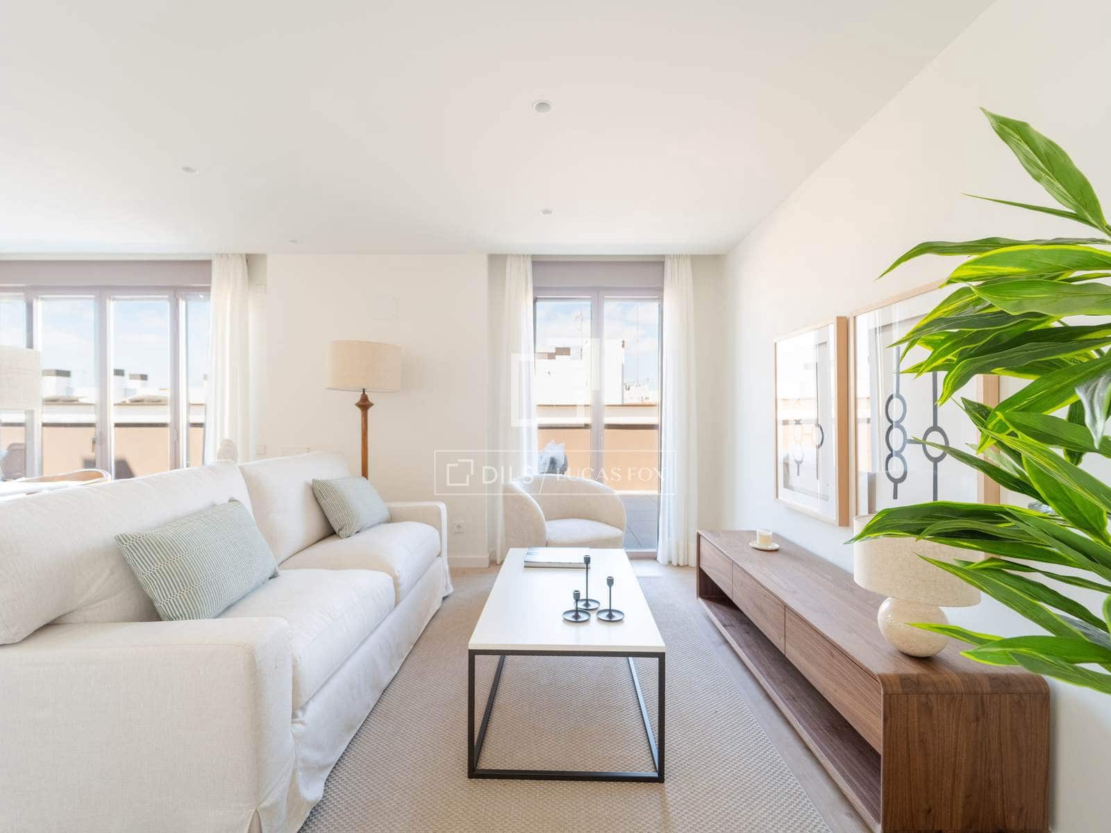 3 bedroom Penthouse for sale in Valencia city with pool garage - € 1,150,000 (Ref: 9838374)