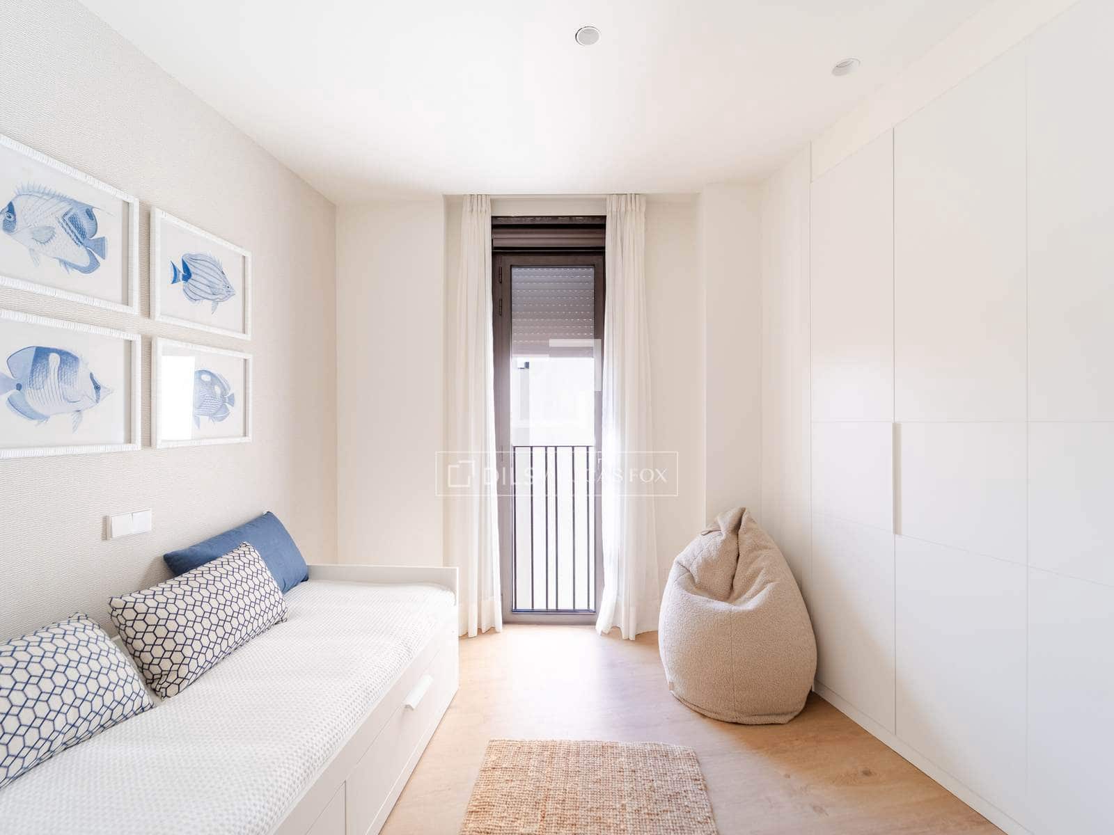 3 bedroom Penthouse for sale in Valencia city with pool garage - € 1,150,000 (Ref: 9838374)