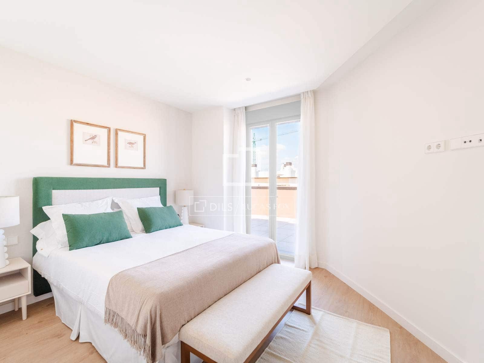 3 bedroom Penthouse for sale in Valencia city with pool garage - € 1,150,000 (Ref: 9838374)