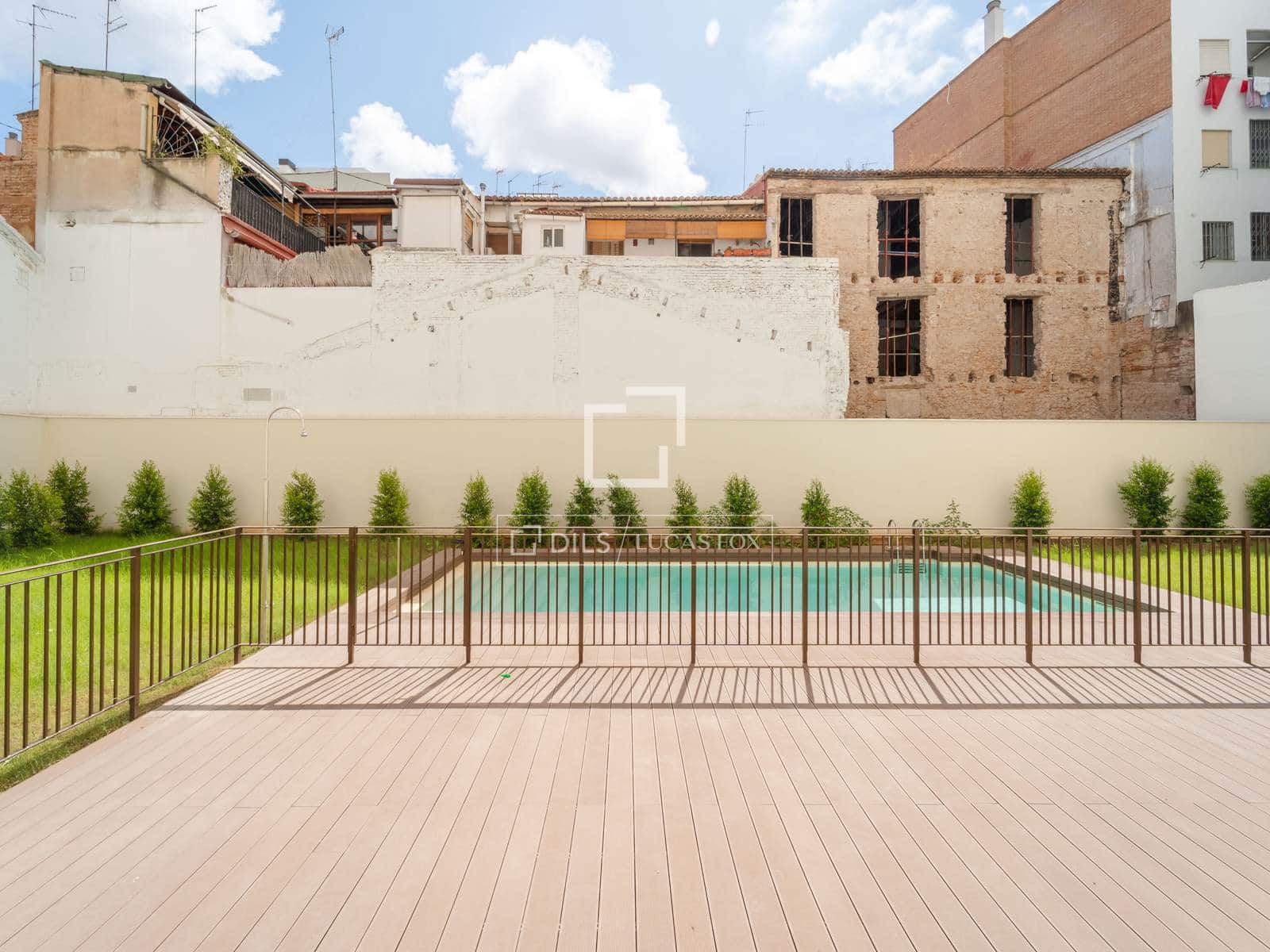 3 bedroom Penthouse for sale in Valencia city with pool garage - € 1,150,000 (Ref: 9838374)