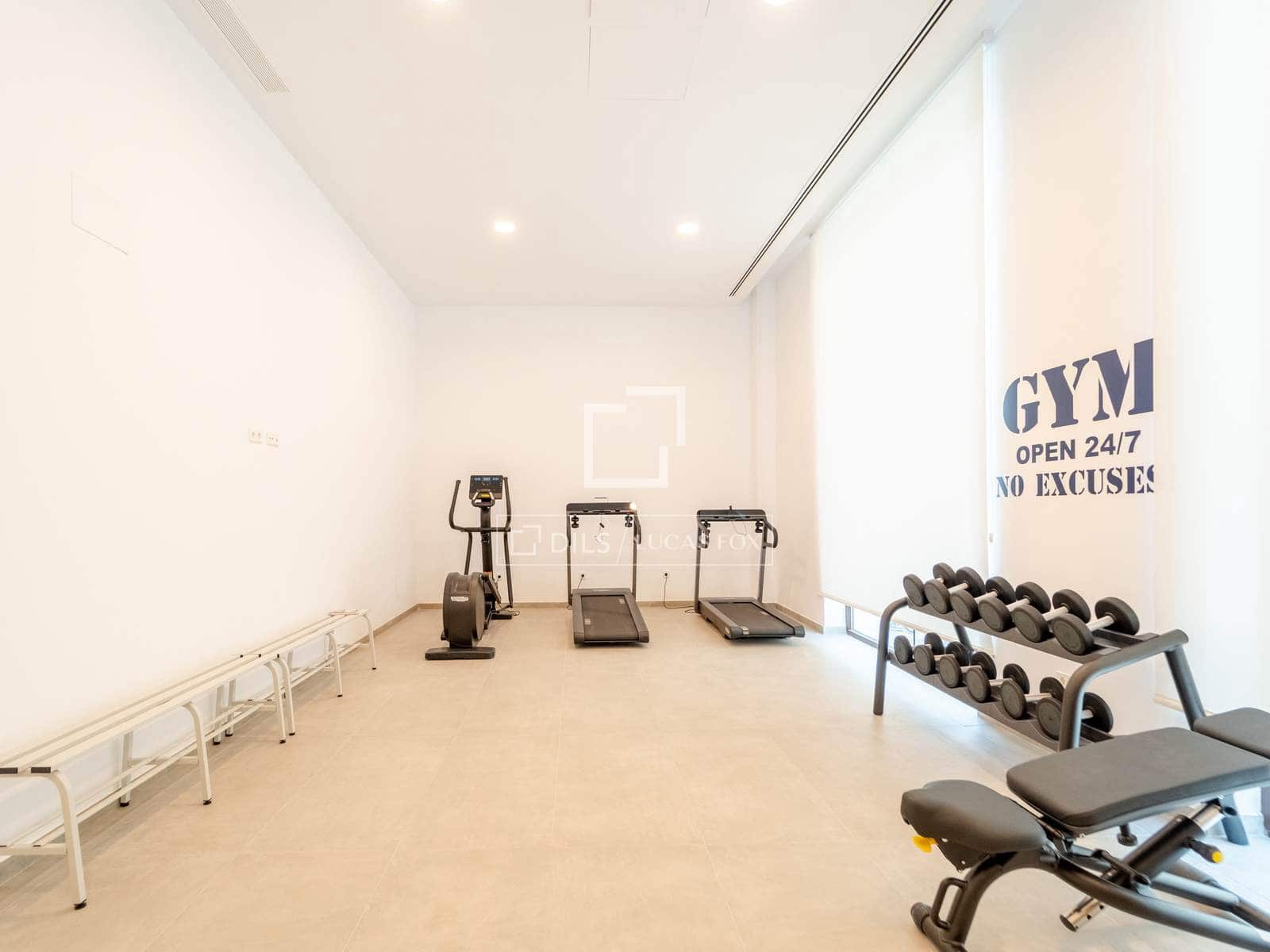 3 bedroom Penthouse for sale in Valencia city with pool garage - € 1,150,000 (Ref: 9838374)
