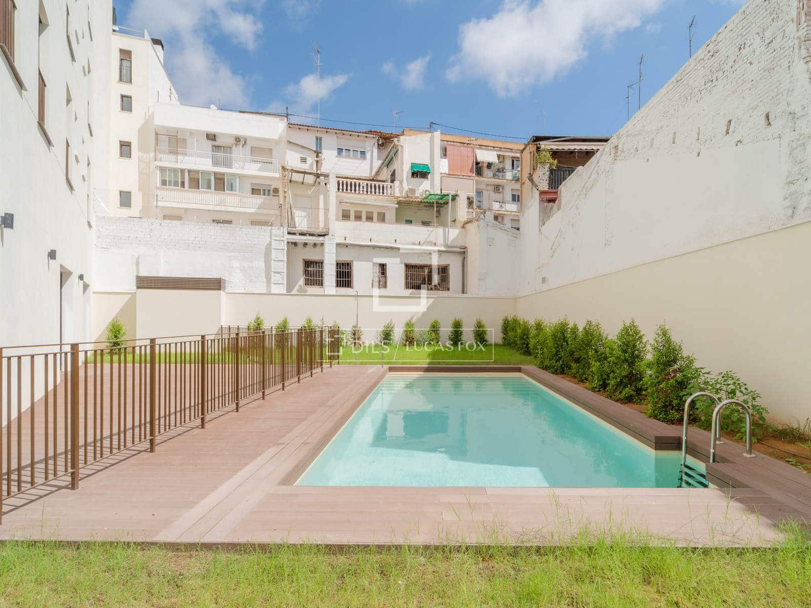 3 bedroom Penthouse for sale in Valencia city with pool garage - € 1,150,000 (Ref: 9838374)
