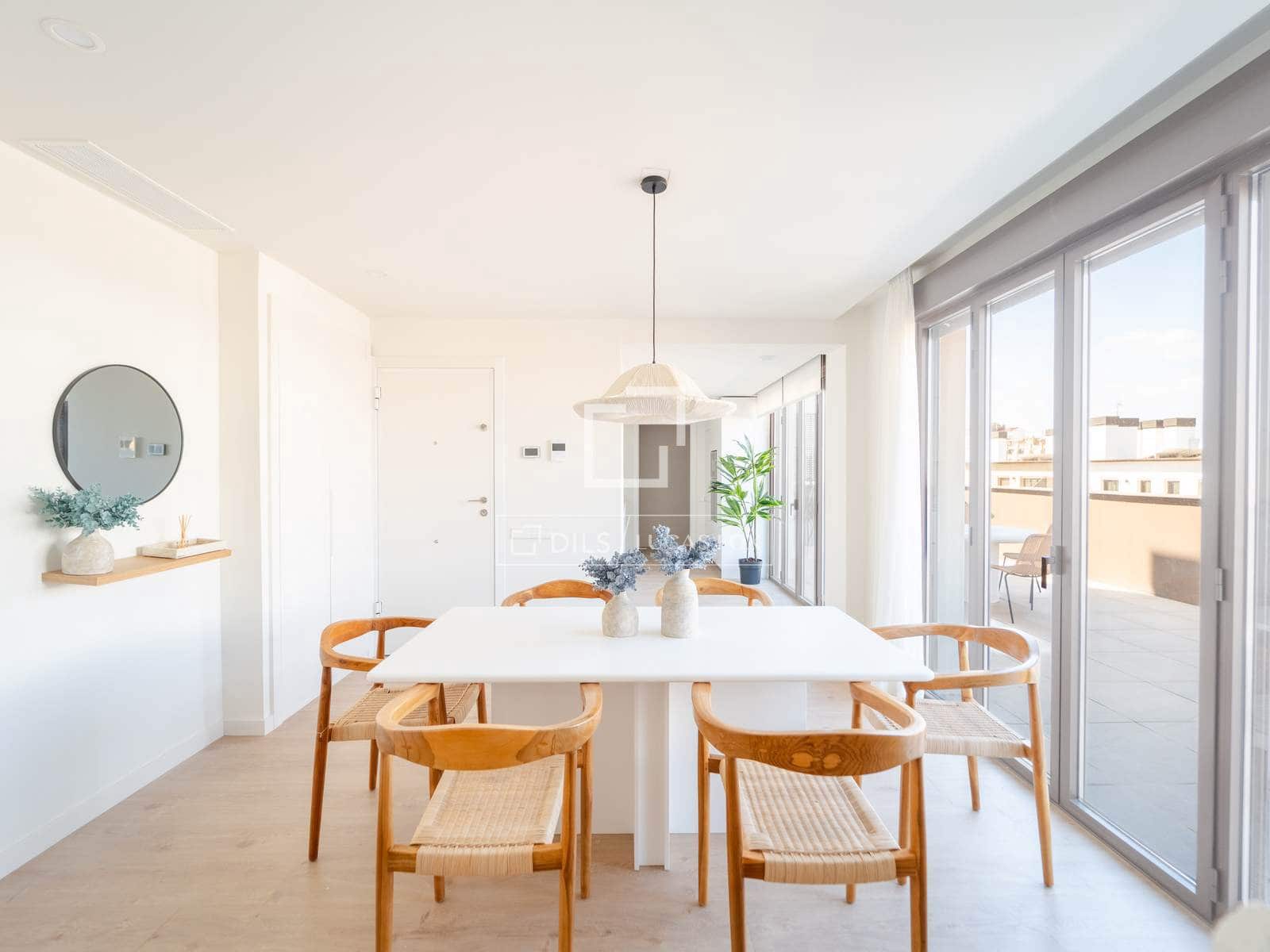3 bedroom Penthouse for sale in Valencia city with pool garage - € 1,150,000 (Ref: 9838374)